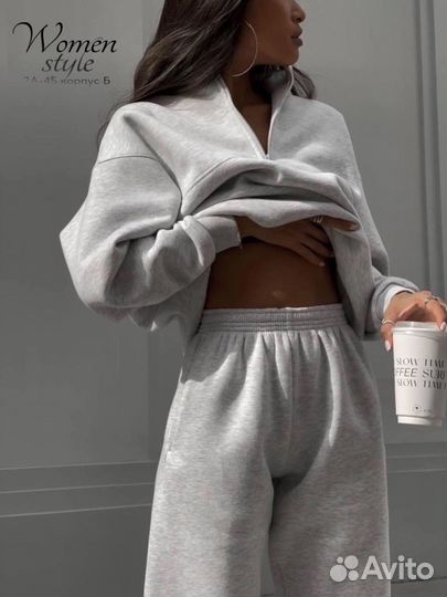 Спортивный костюм женский