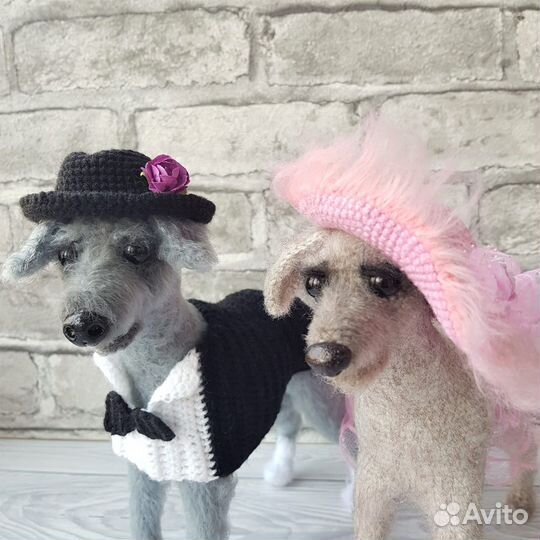 Пара левреток. Вязаные игрушки