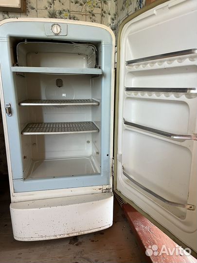 Холодильник б/у из СССР