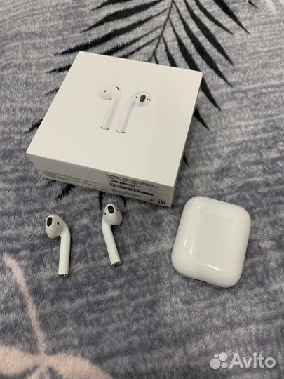 Беспроводные наушники apple airpods 1