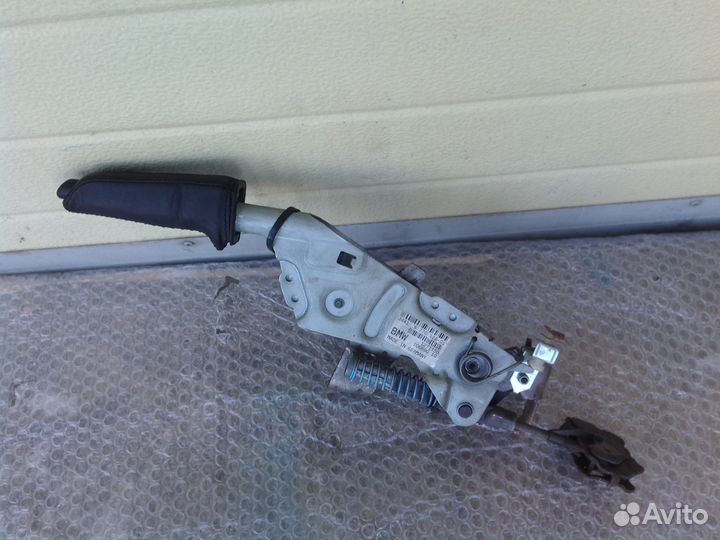 Бмв 5 Е60 рычаг стояночного тормоза