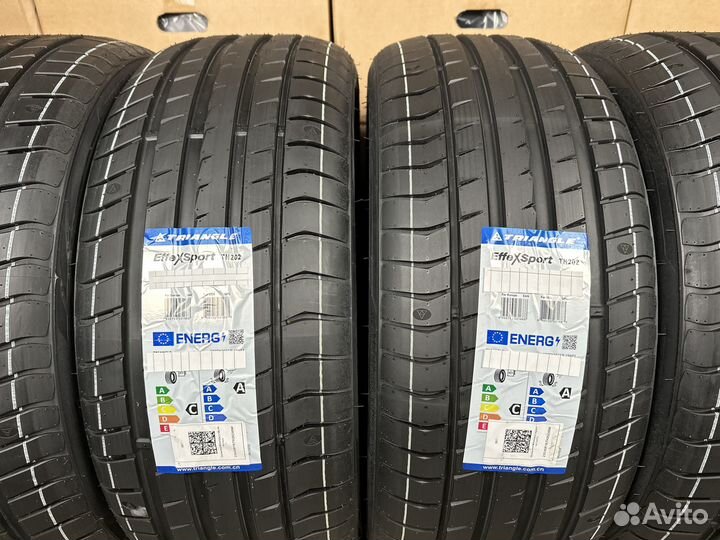 Triangle EffeXSport TH202 245/40 R20 99Y