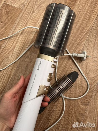 Фен-щетка philips