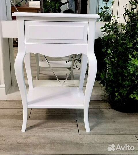 Тумбочка прикроватная 