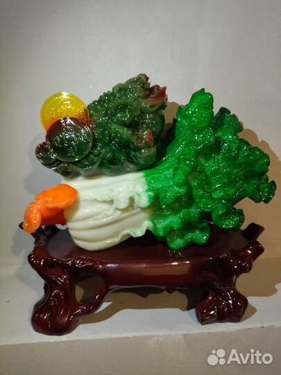 Большая статуэтка 