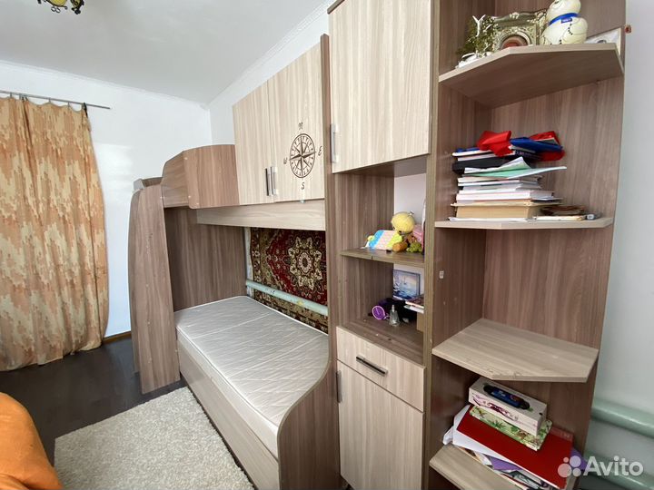 Двухъярусная кровать