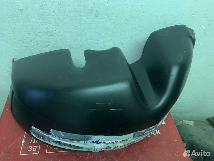 Chevrolet Aveo Подкрылок задний левый