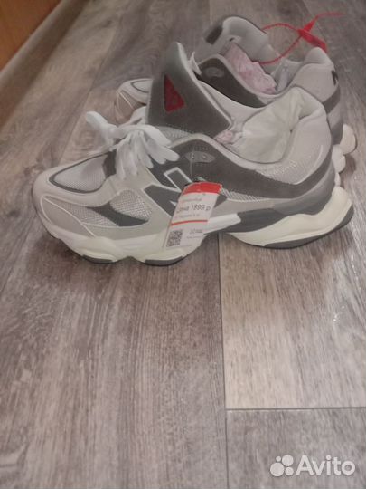 Новые кроссовки мужские 42 размер