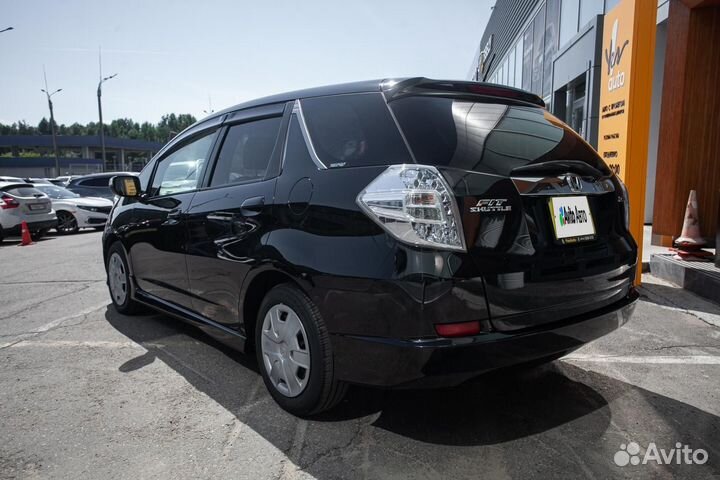 Honda Fit Shuttle 1.3 CVT, 2011, 153 000 км
