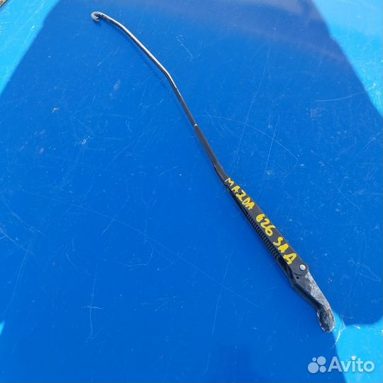 Поводок стеклоочистителя задний Mazda 626 ge