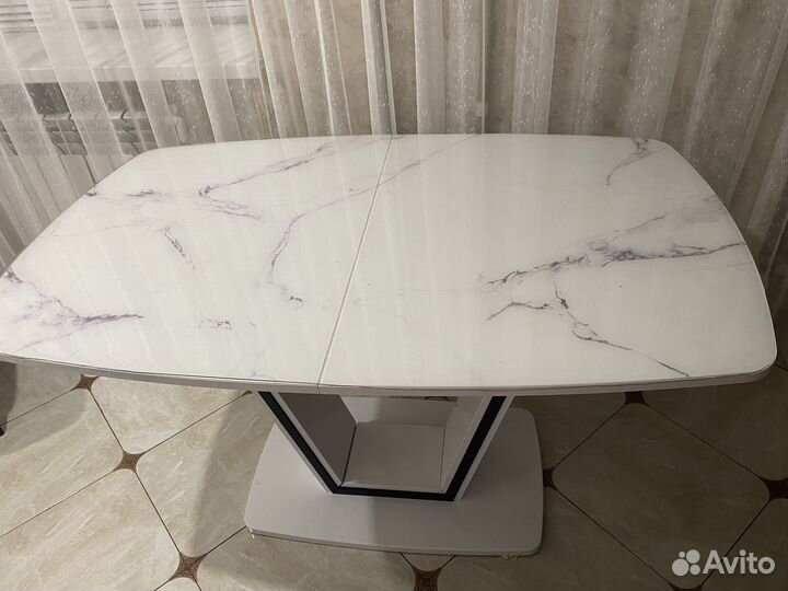 Кухонный стол