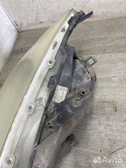 Фара правая Ford Focus