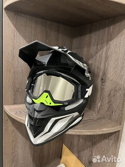 Эндуро шлем