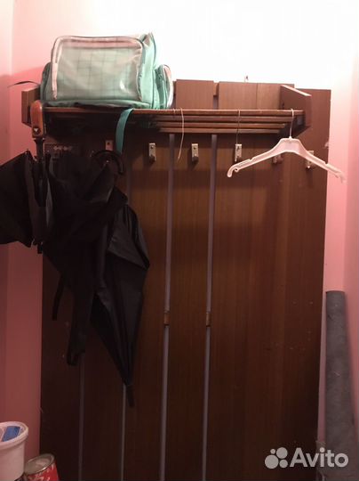 Вешалка деревянная в прихожую