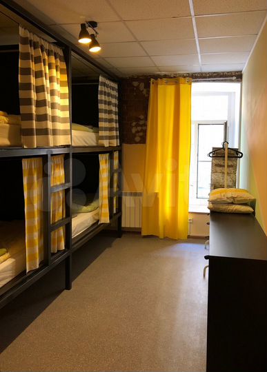 Комната 20 м² в 5-к., 1/4 эт.