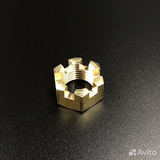 Гайка крепления гребного винта Tohatsu 40-120 (Toh