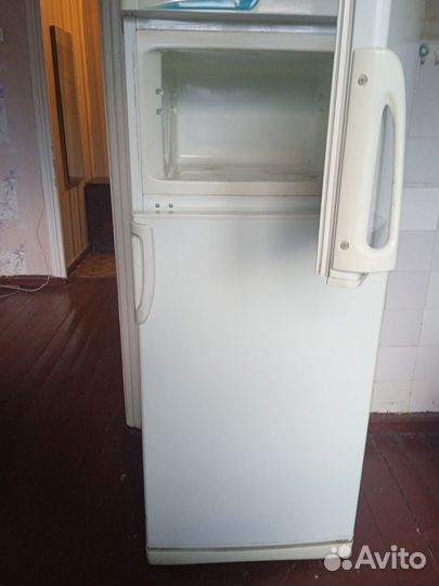 Холодильник бу Стинол