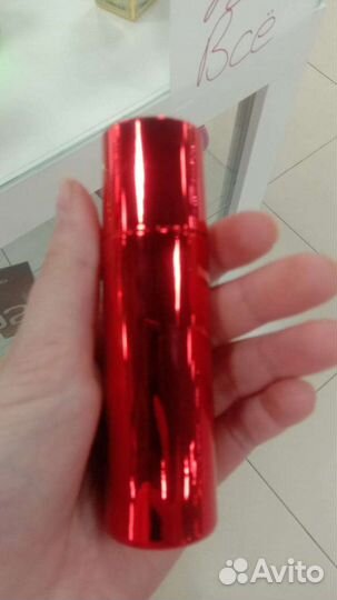 Пустые флаконы от парфюма и остаток флакон