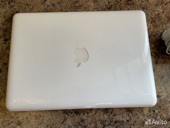 Apple MacBook 13 (A1342)