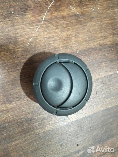 Дефлектор обдува салона Renault Logan рест