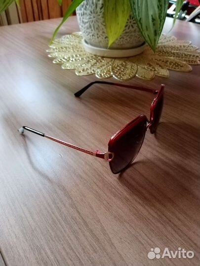 Солнцезащитные очки женские