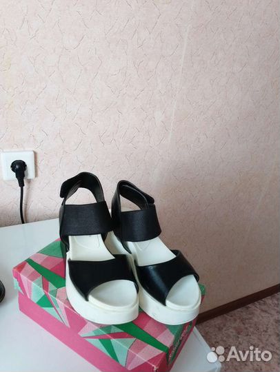 Босоножки на платформе 38р
