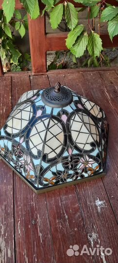 Продам потолочный светильник