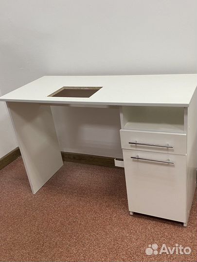 Стол для маникюра