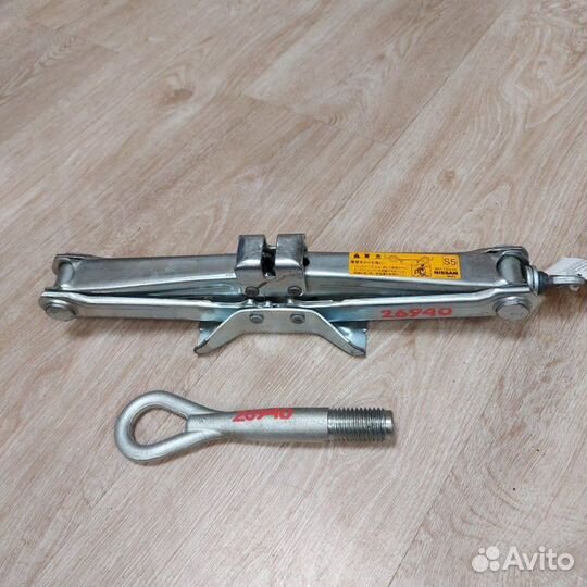 Домкрат Nissan Teana J32 2008-2015