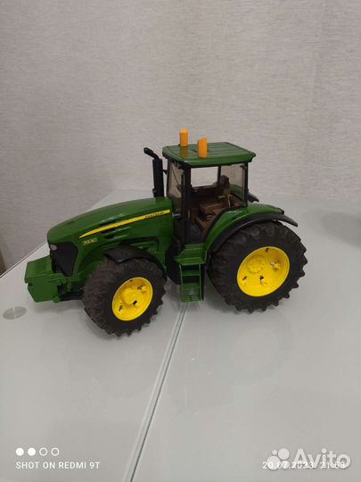 Трактор игрушка Джон дир 7930