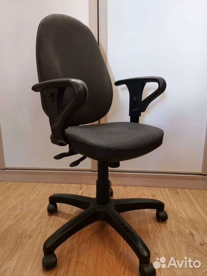 Компьютерное кресло