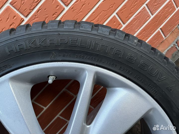 Nokian Tyres Hakkapeliitta 8 SUV 255/45 R20