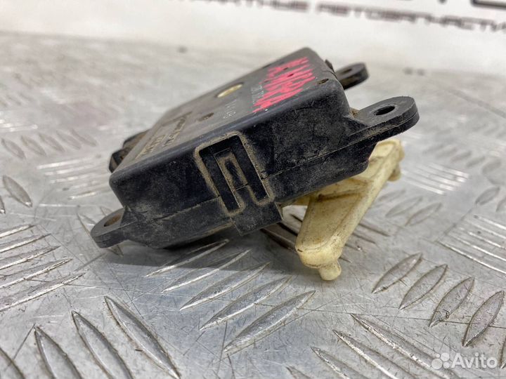 Б/У Сервопривод заслонки печки (моторчик