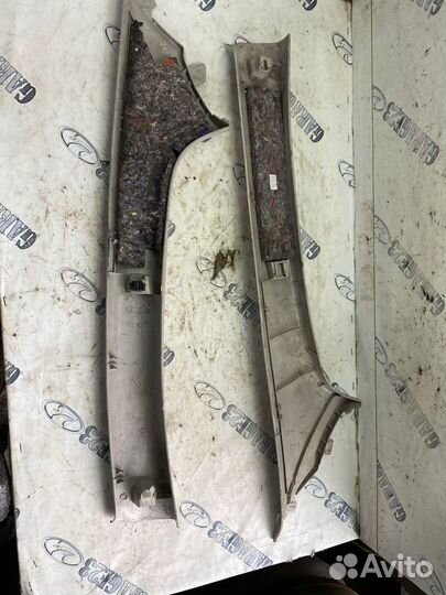 Обшивка передней стойки peugeot 107