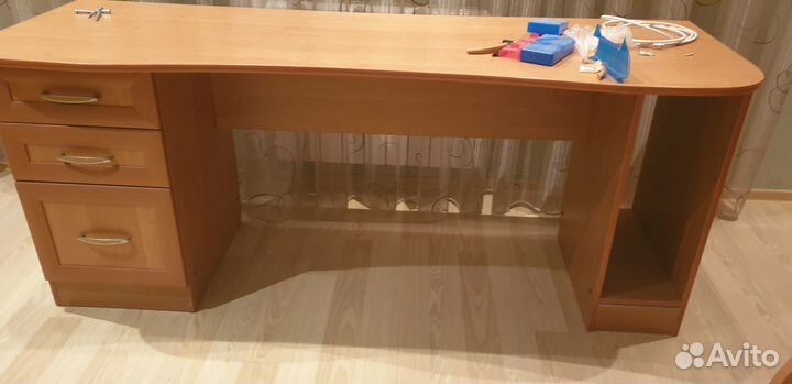 Продам набор мебели в детскую