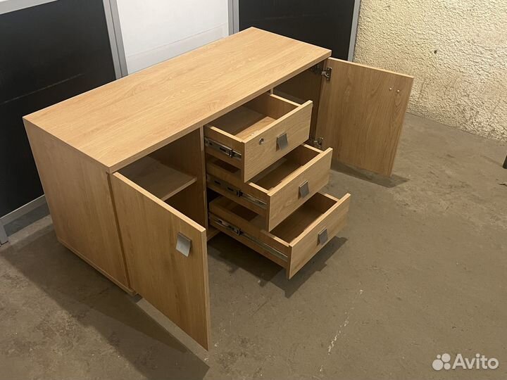 Тумба под телевизор 121х46х60см