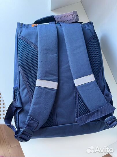 Новый школьный ранец (рюкзак)