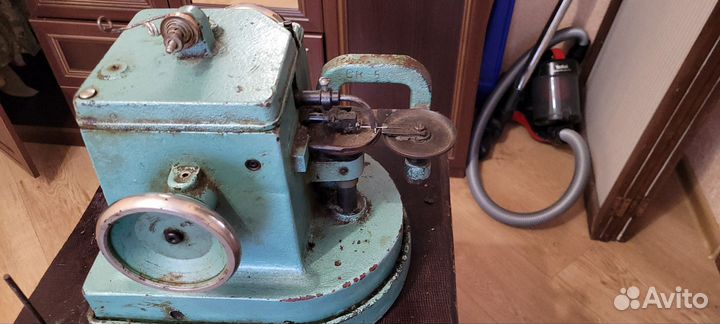 Продам скорняжную машинку