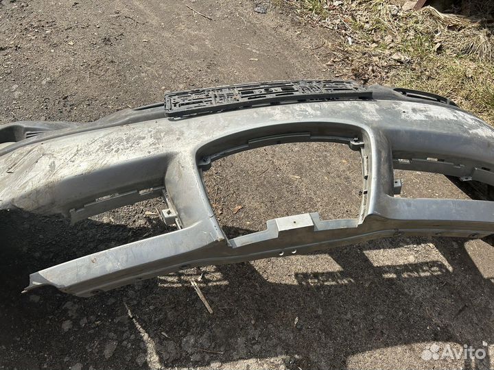 Subaru Tribeca бампер передний