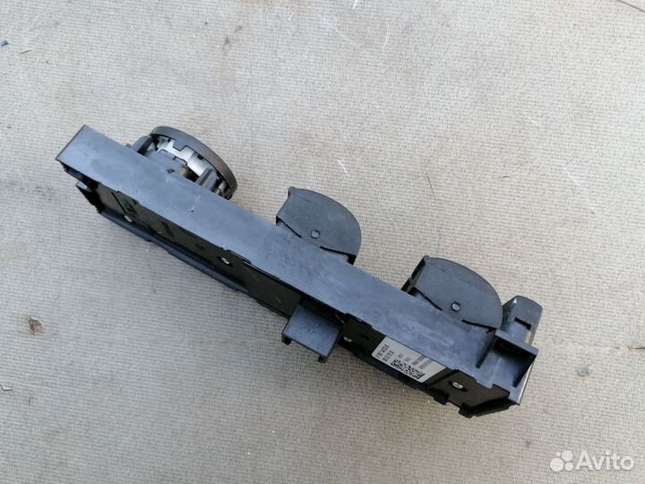 Блок управления стеклоподъемниками Ford Focus II