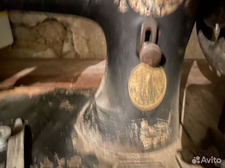 Швейная машина зингер