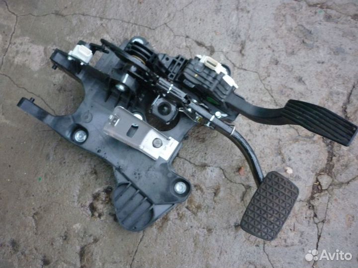 Chevrolet aveo T300 Блок педалей