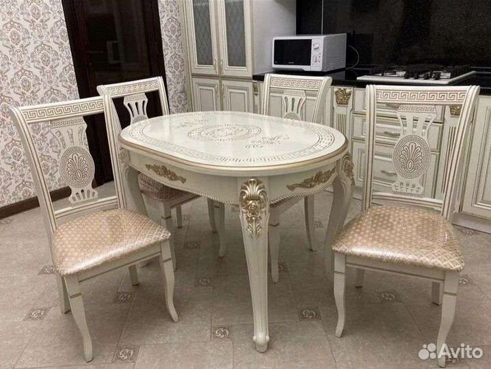 Столы и стулья