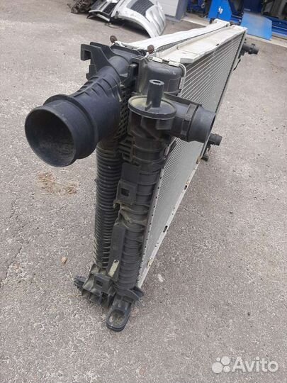 Радиатор охлаждения Audi Q7