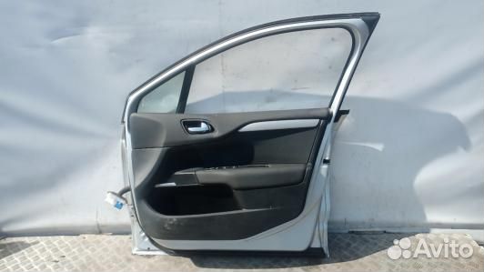 Дверь передняя правая citroen C4 2 (1GM08E201)