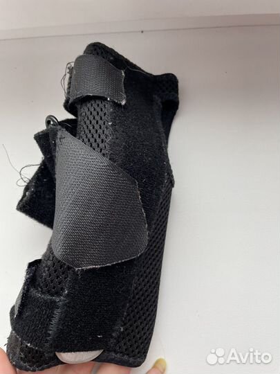 Ортез для кисти с металической пластинрй