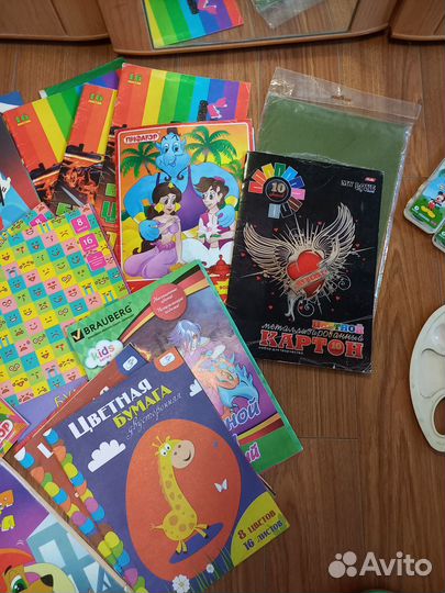 Канцелярские принадлежности