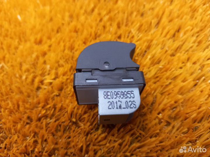 Кнопка стеклоподъемника задняя левая Audi A4 B7/8E