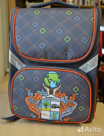 Рюкзак для школьника абсолютно новый