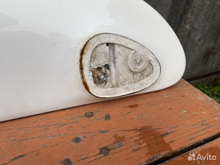 Спойлер на toyota carina 210